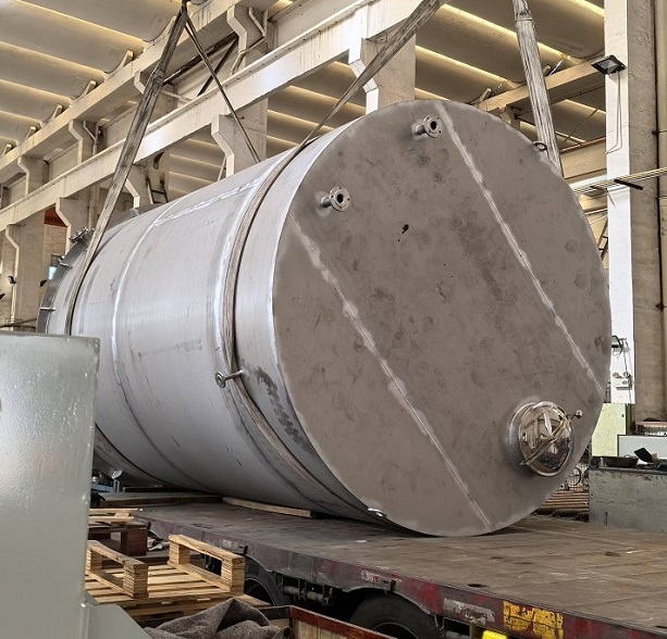 1741165505365024.jpg 不銹鋼儲罐內蒙古1.jpg